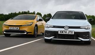 Volkswagen Golf GTE vs Toyota Prius - side-by-side front 